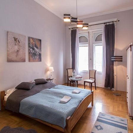Belvarosi Vintage Apartman A Setaloutcan Miskolc Dış mekan fotoğraf