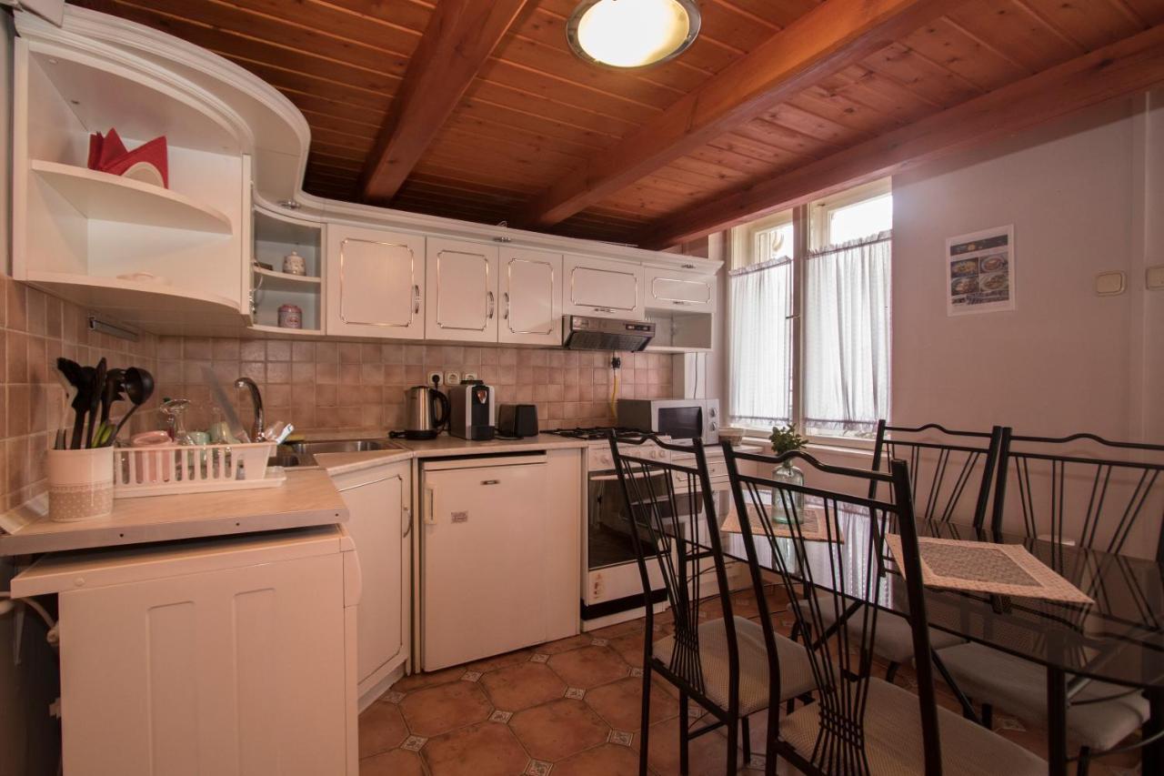 Belvarosi Vintage Apartman A Setaloutcan Miskolc Dış mekan fotoğraf