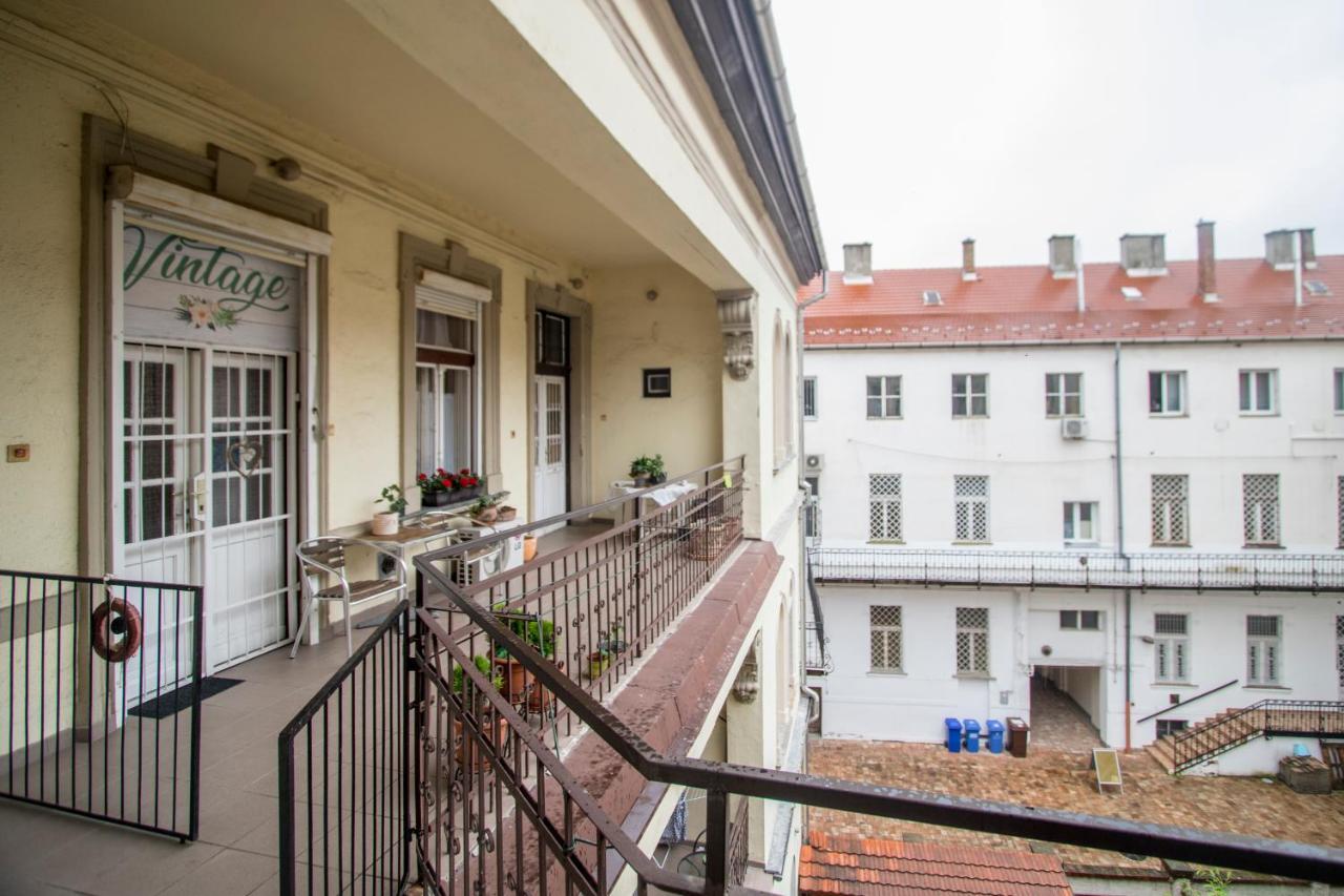 Belvarosi Vintage Apartman A Setaloutcan Miskolc Dış mekan fotoğraf