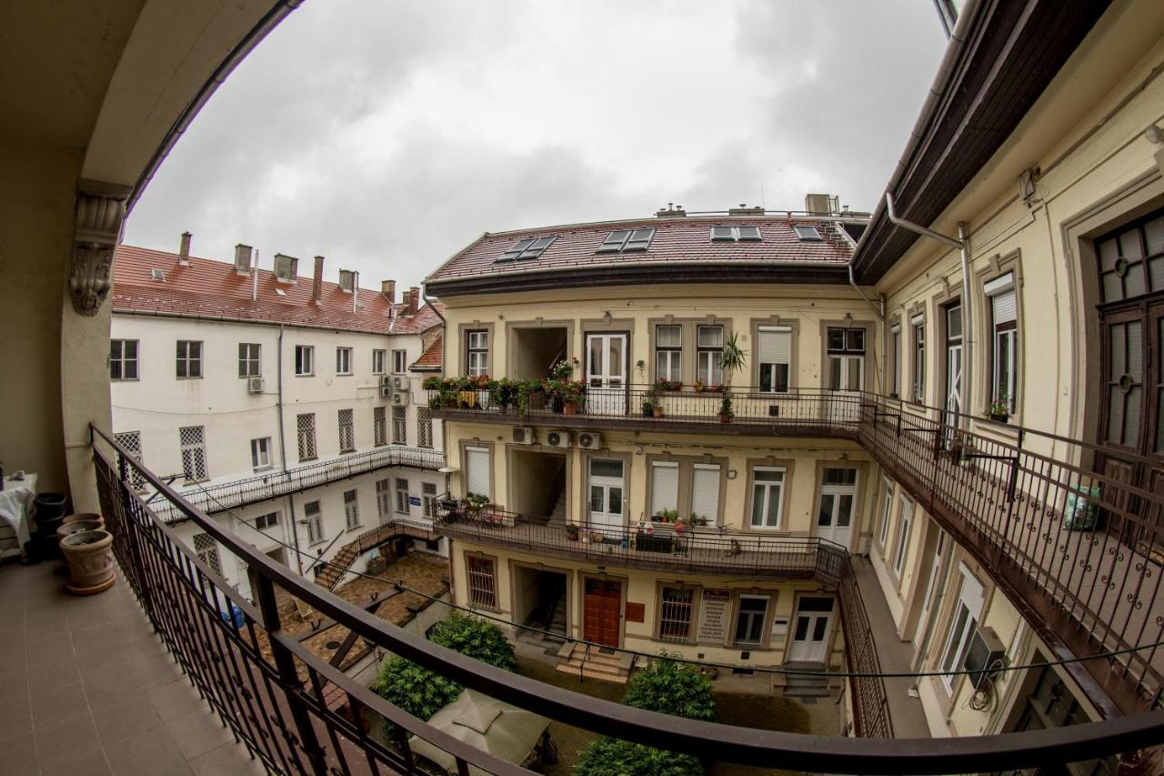 Belvarosi Vintage Apartman A Setaloutcan Miskolc Dış mekan fotoğraf