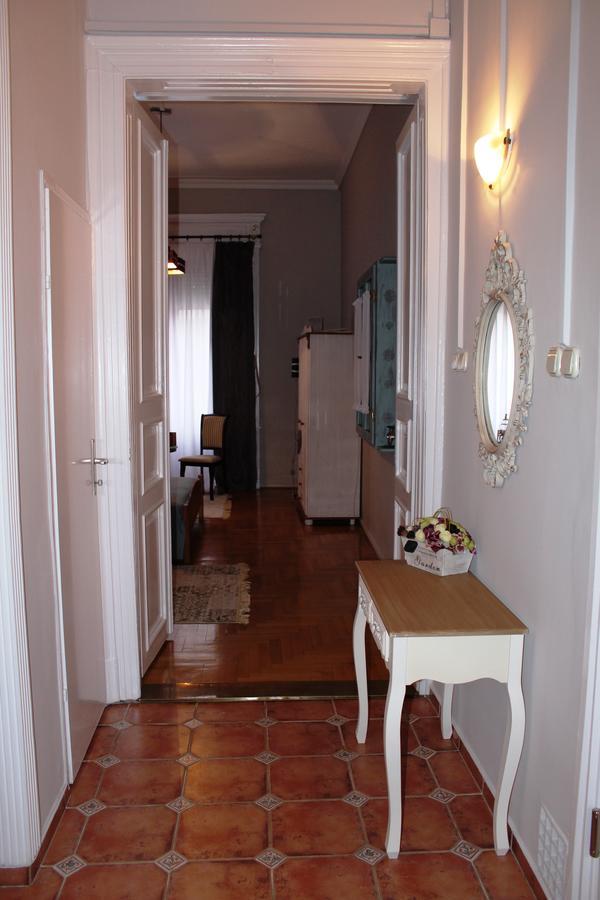 Belvarosi Vintage Apartman A Setaloutcan Miskolc Dış mekan fotoğraf